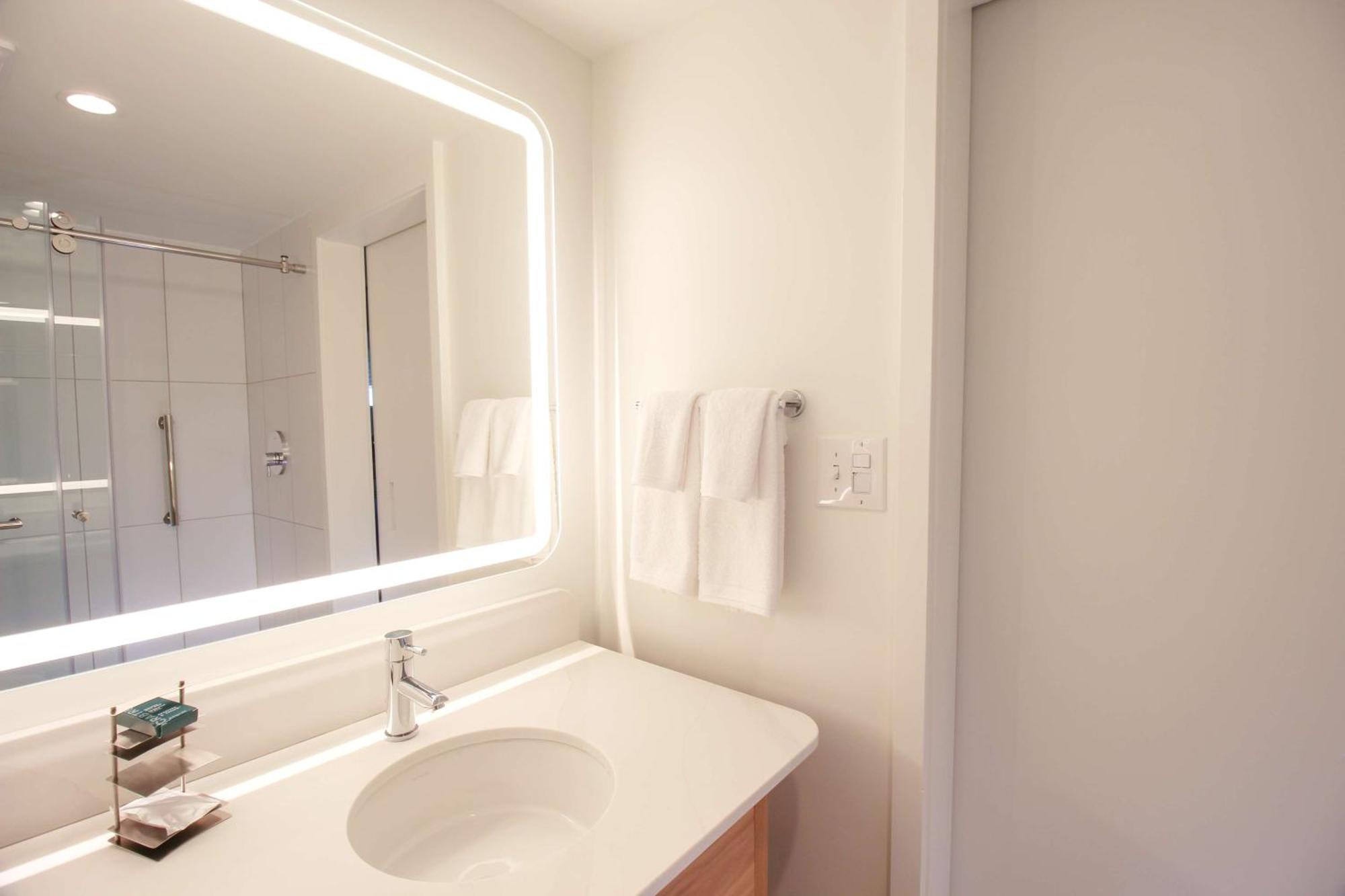 Doubletree By Hilton Clarksville Riverview מראה חיצוני תמונה